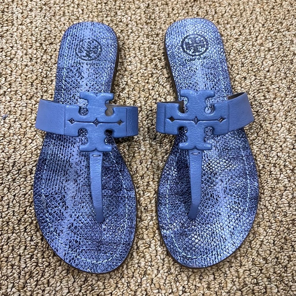 Tory Burch moore flat thong north leather flip flop; Ocean mist color